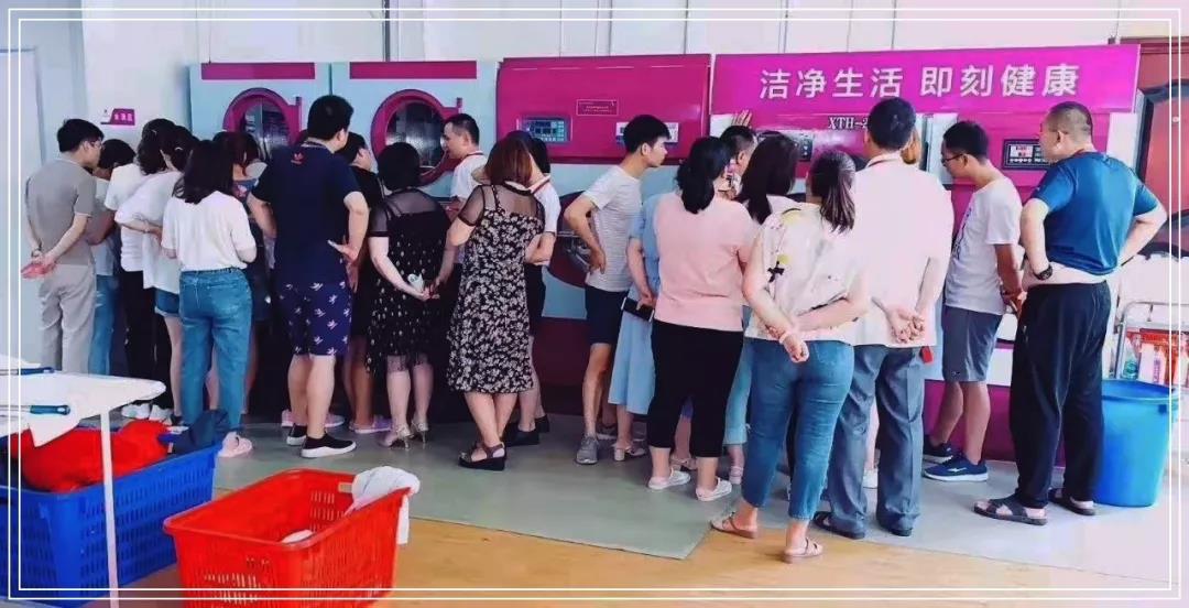 開干洗店之前考察干洗品牌學習干洗設(shè)備使用方法